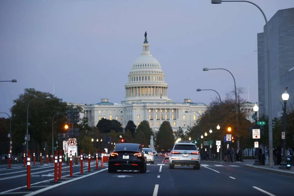 Američki kongresmeni sljedeće sedmice dobijaju uvid u neredigovane Epsteinove dosjee